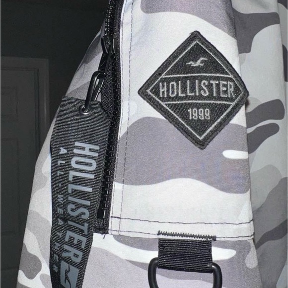 Hollister Black and Gray Camo Jacket - Picture 2 of 4